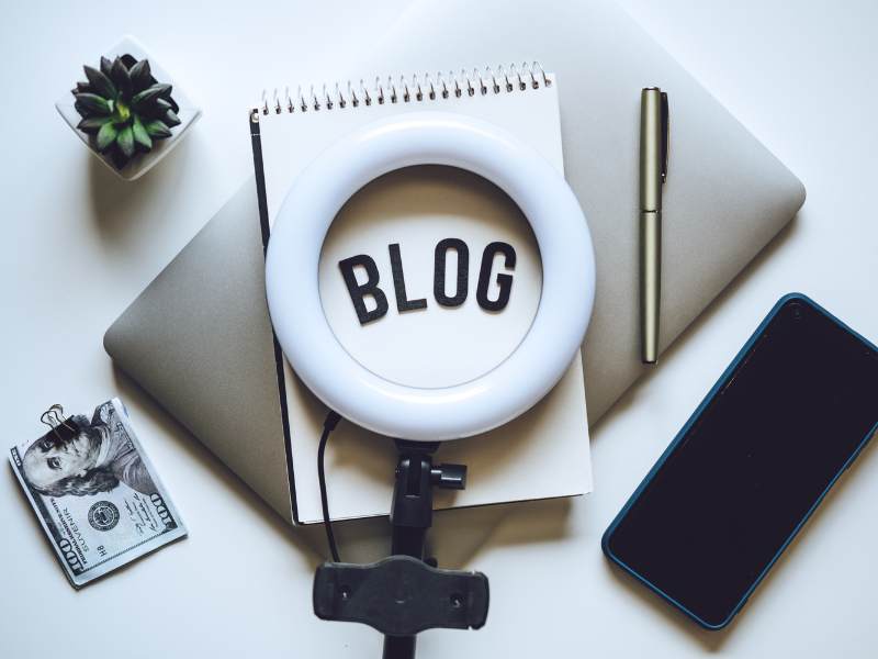 Blogger