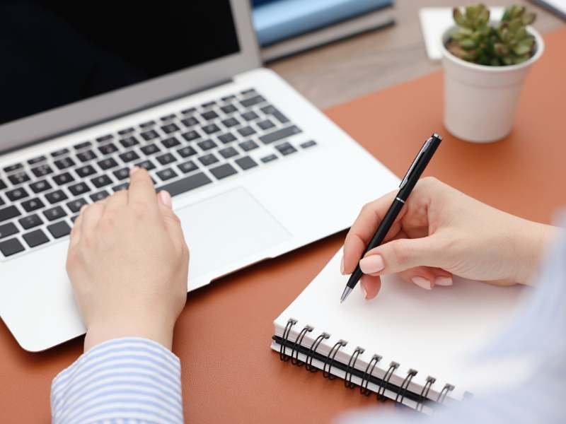 Common Mistakes जो Writers को Rich बनने से रोकती हैं